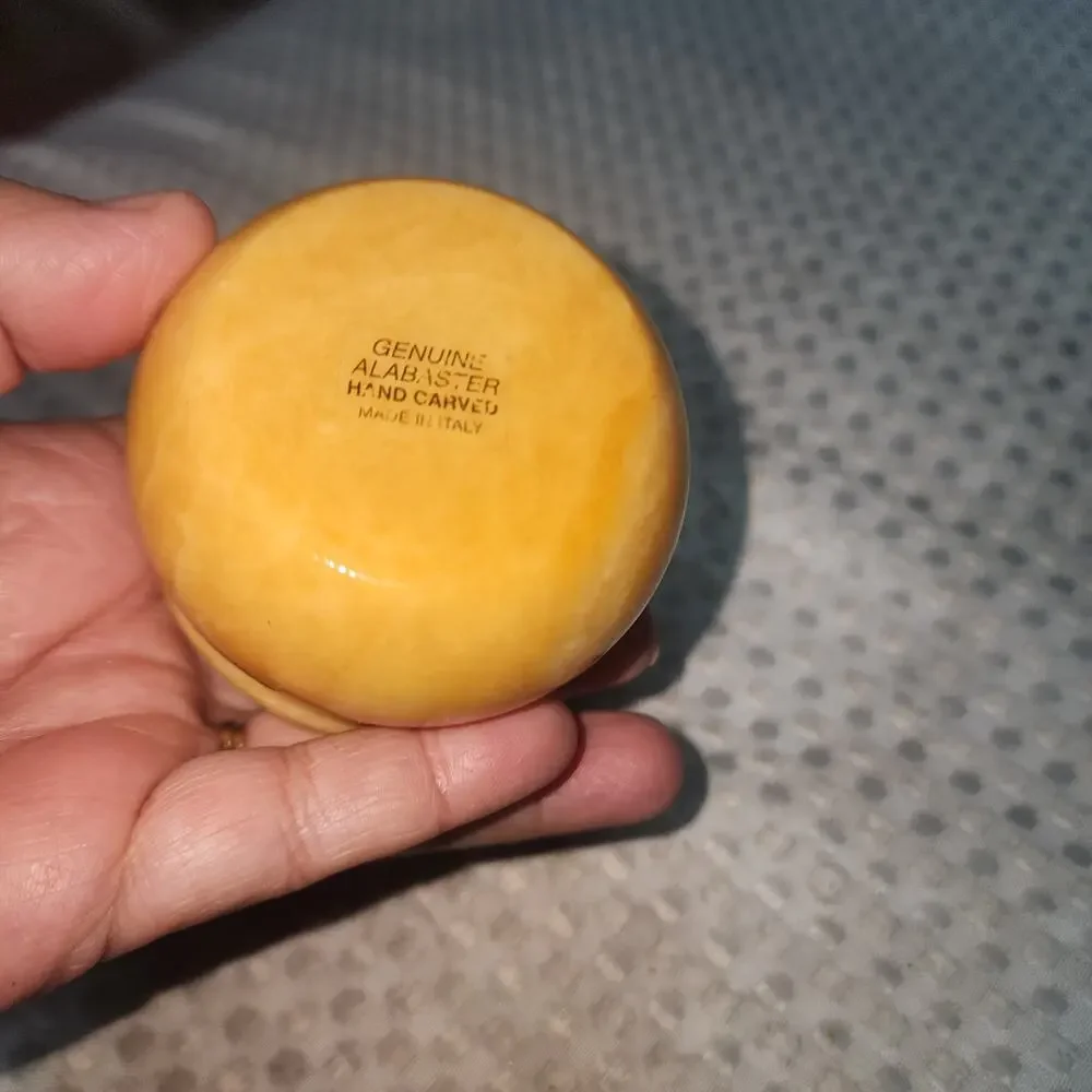 VINTAGE HAND CARVED ALABASTER ROUND TRINKET BOX